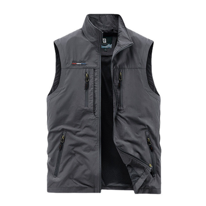 Gilet outdoor multifonctionnel pour hommes avec doublure en mesh, plusieurs poches zippées et col montant Echo Archiv