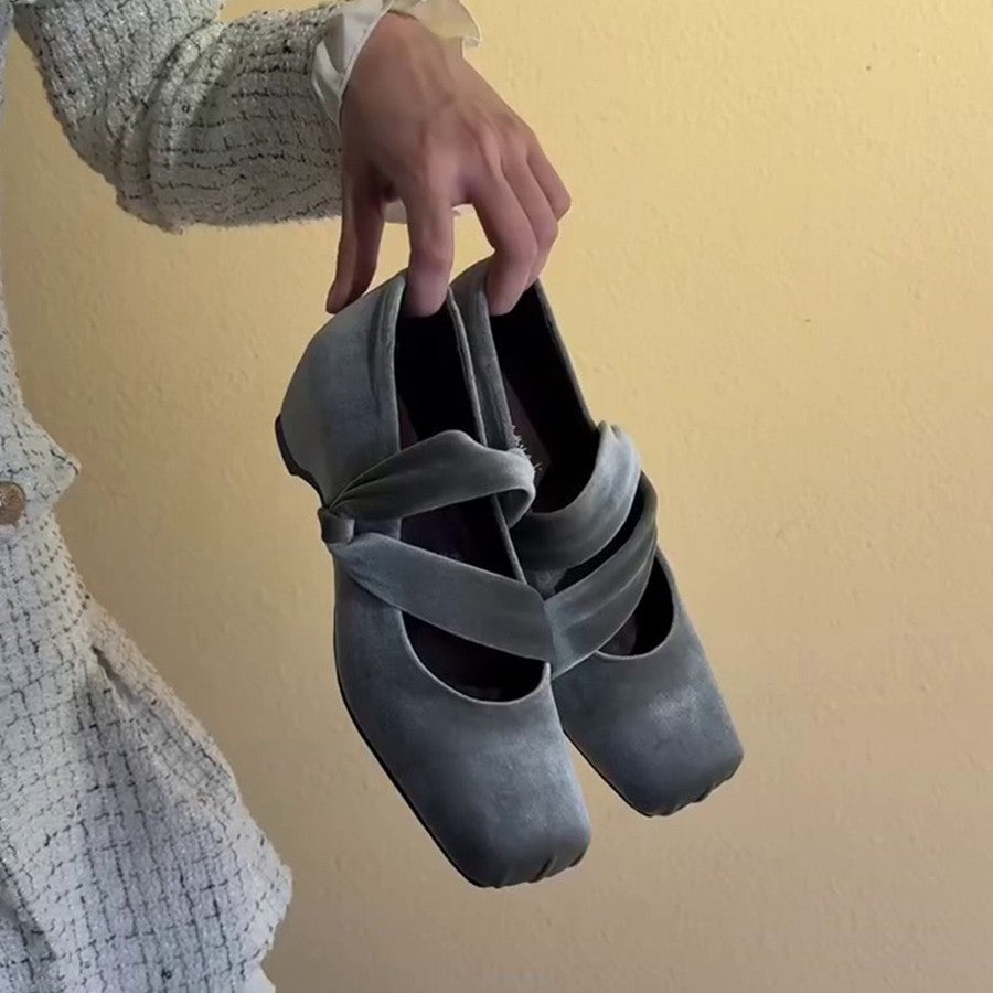 Chaussons élégants et confortables pour femmes avec un design de lanières à la mode R&B