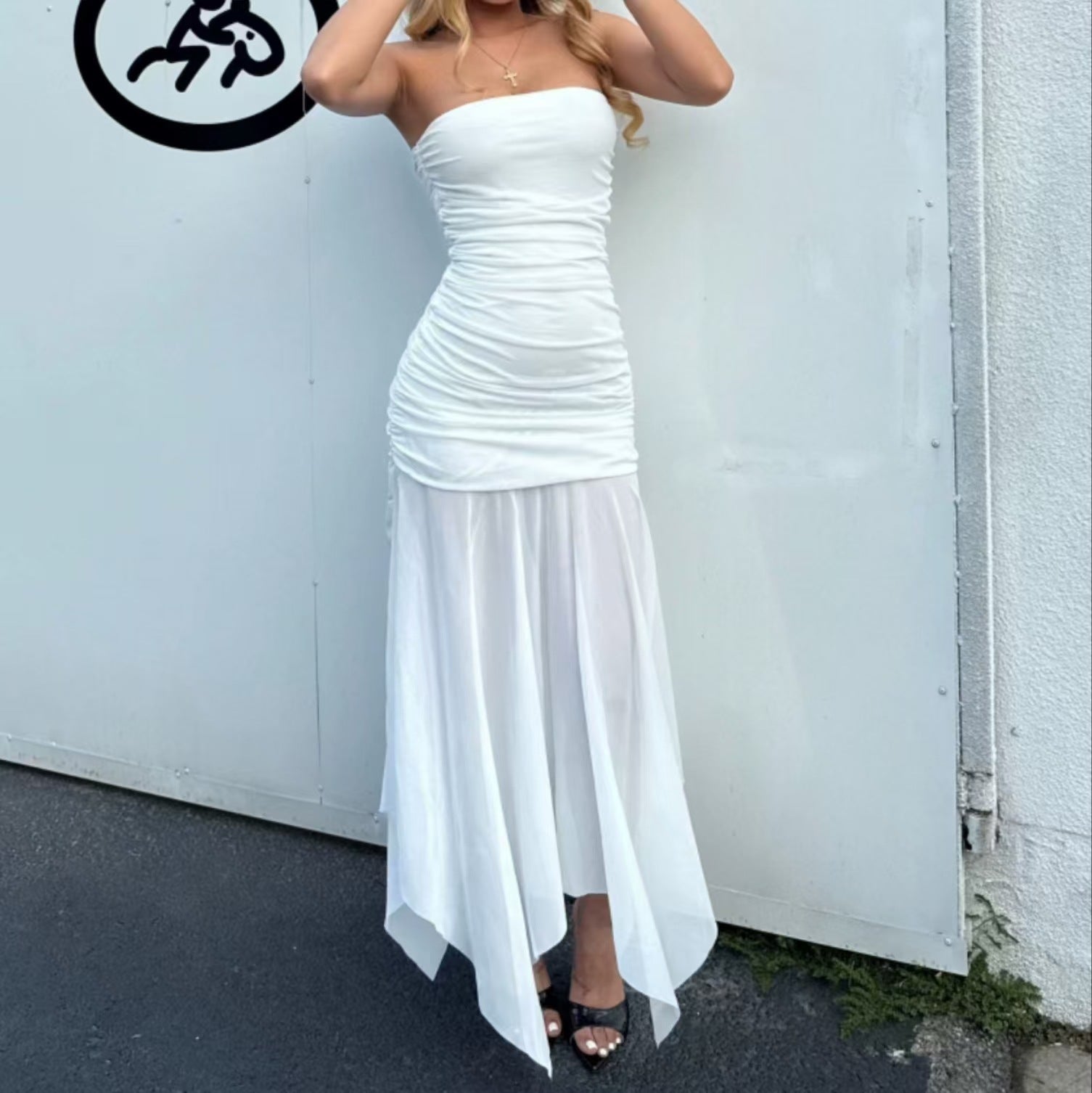 Robe maxi sans manches pour femmes avec élégante fronce et jupe transparente R&B