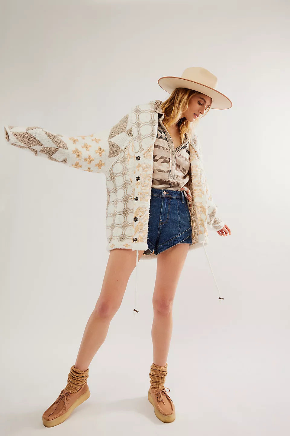 Cardigan oversized pour femmes avec col châle et motif graphique Echoarchiv