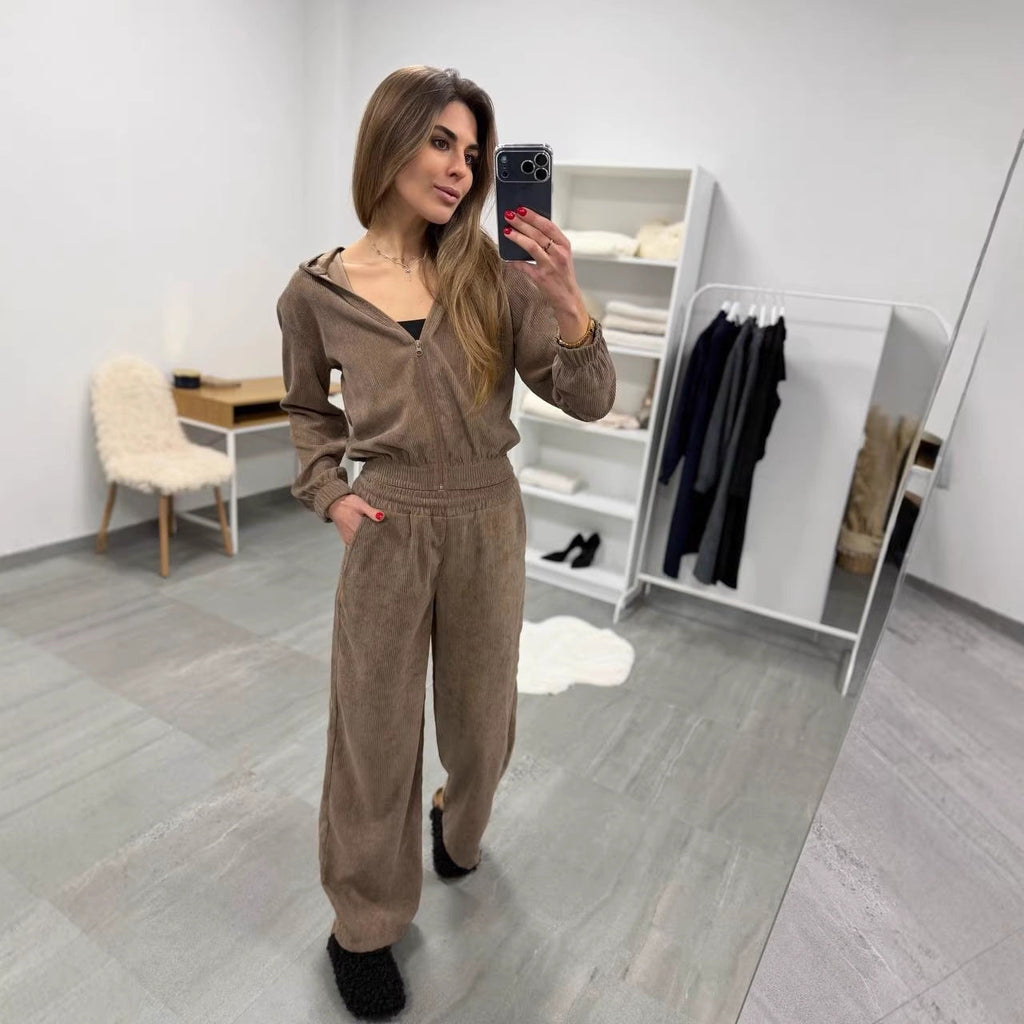 Ensemble en velours côtelé doux pour femmes avec veste à capuche courte et pantalon confortable Echo Archiv