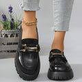 Mocassins pour femmes avec accents métalliques tendance et semelle compensée stable R&B