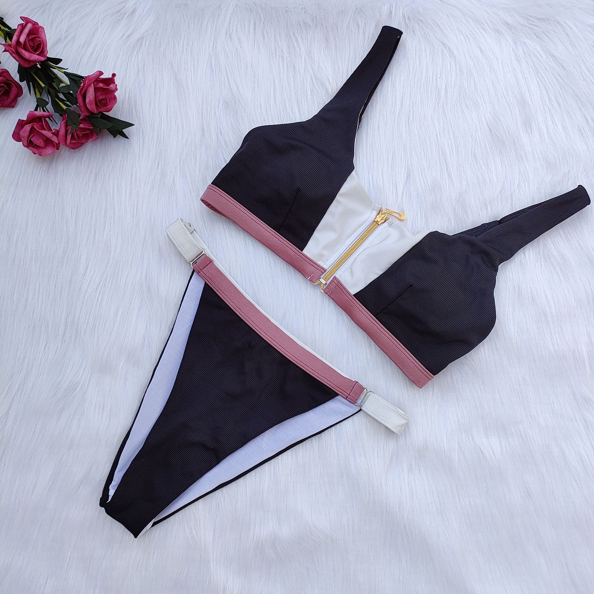 Ensemble de bikini de sport pour femmes avec fermeture éclair et détails colorés R&B