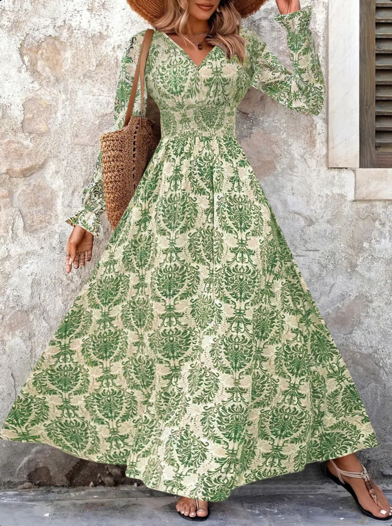 Robe maxi fluide pour femmes avec taille smockée froncée, manches trompette et imprimé ornemental Echoarchiv