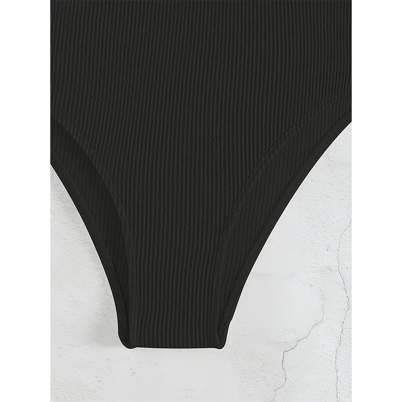 Maillot de bain une pièce féminin tendance avec décolleté en V et détail en bois R&B