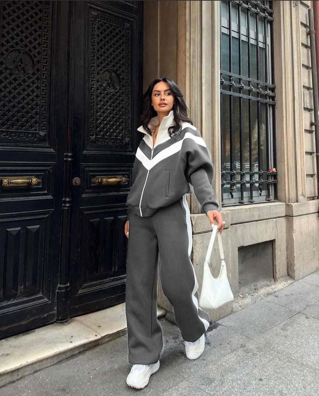 Ensemble de jogging deux pièces pour femmes avec bandes contrastées Echoarchiv