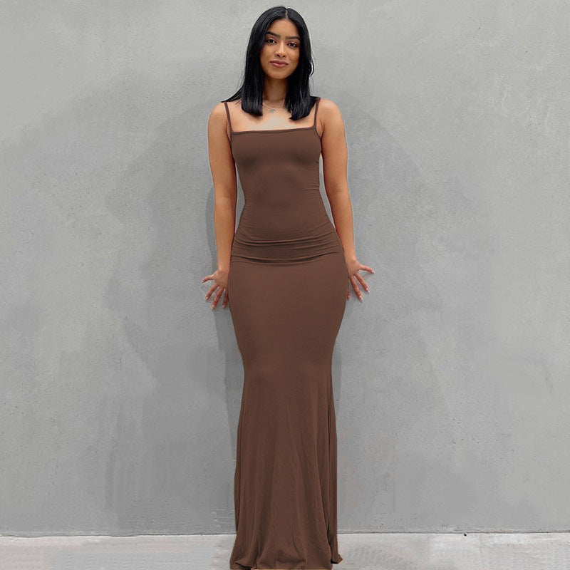Robe maxi en jersey ajustée pour femmes avec drapés cintrés, manches longues et ourlet évasé Echoarchiv