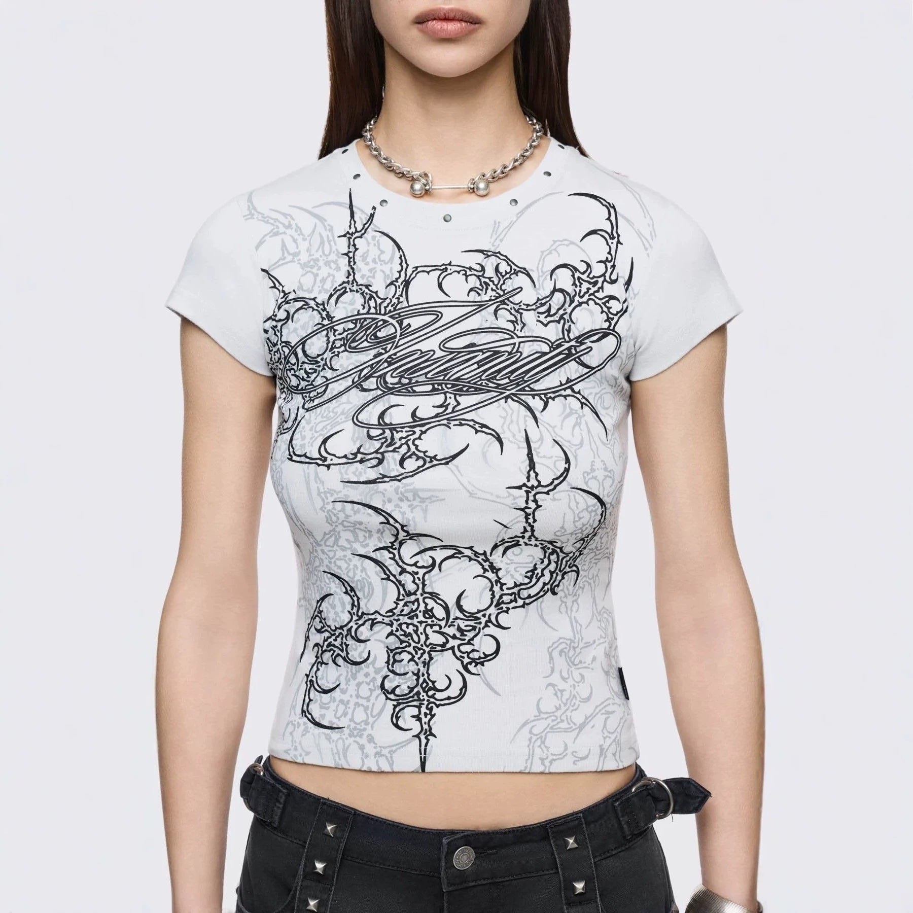 T-shirt court ajusté pour femmes avec design graphique R&B