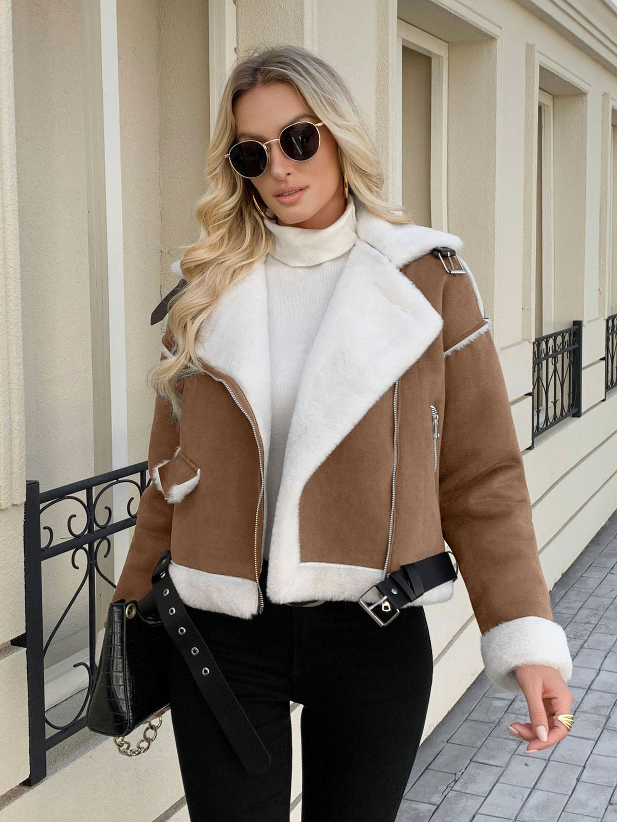Veste en simili cuir pour femmes avec garniture en fausse fourrure luxueuse