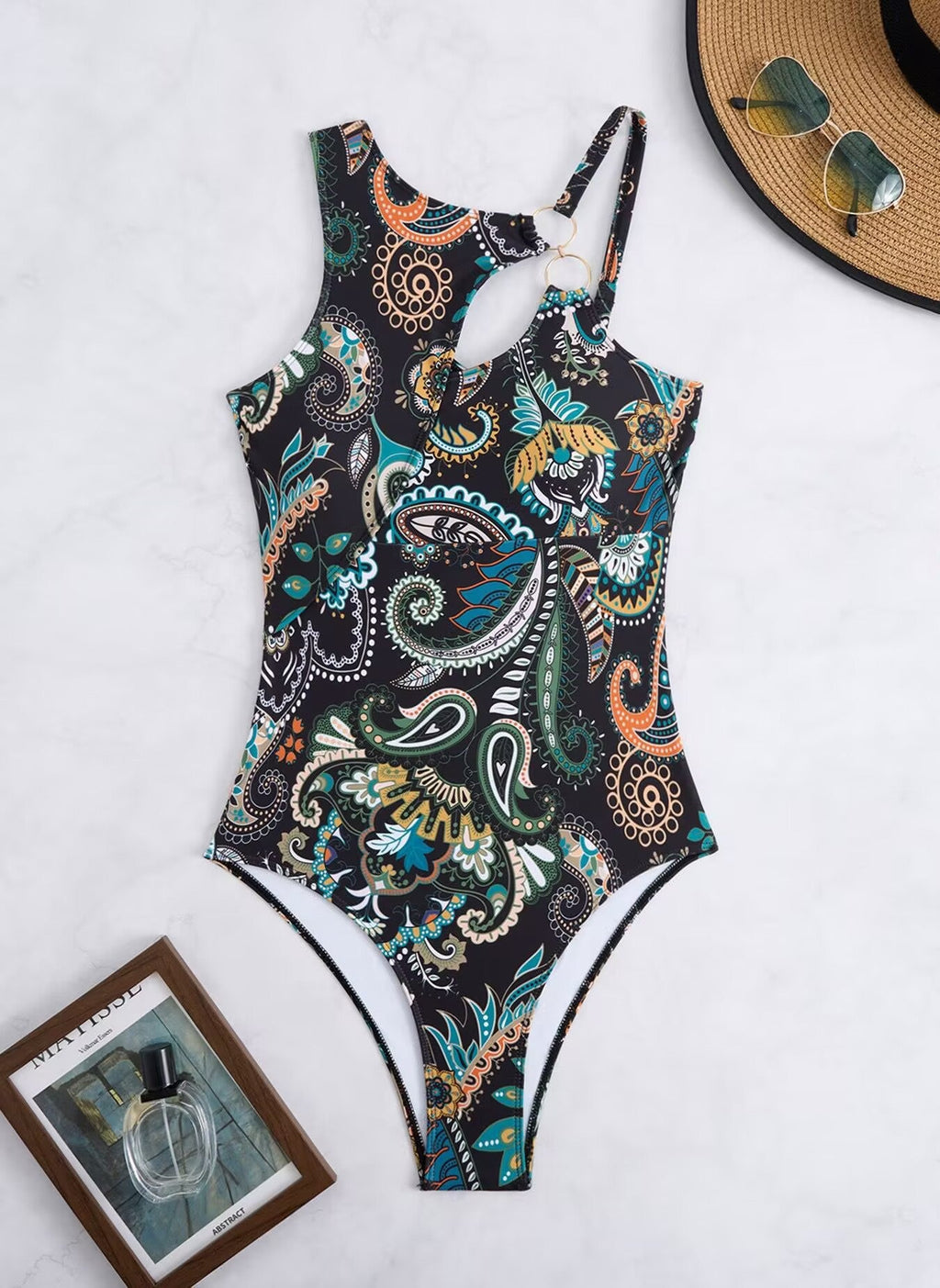 Maillot de bain une pièce élégant pour femmes avec design asymétrique R&B