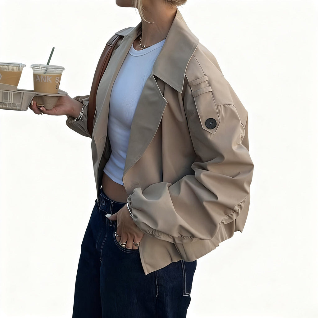 Manteau trench court pour femme avec devant à double boutonnage, grands revers et manches élastiques Echo Archiv