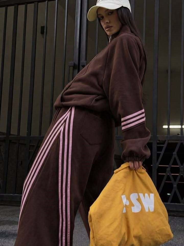 Ensemble de jogging ample pour femmes en polaire de coton avec fermeture éclair et bandes contrastées latérales Echoarchiv