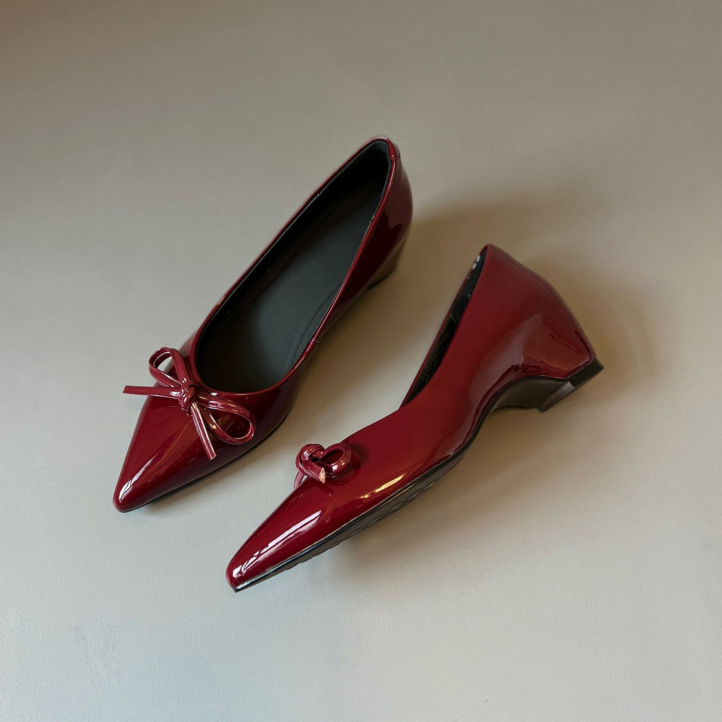Pompes Slingback élégantes pour femmes avec une fine lanière et un talon bloc confortable R&B