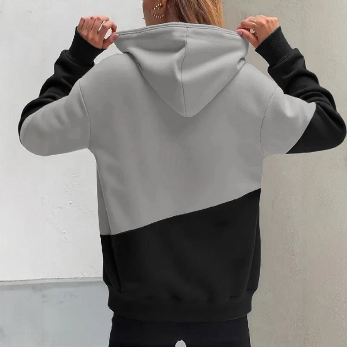 Sweat à capuche pour femmes avec colorblock, poche kangourou et coupe oversize Echoarchiv