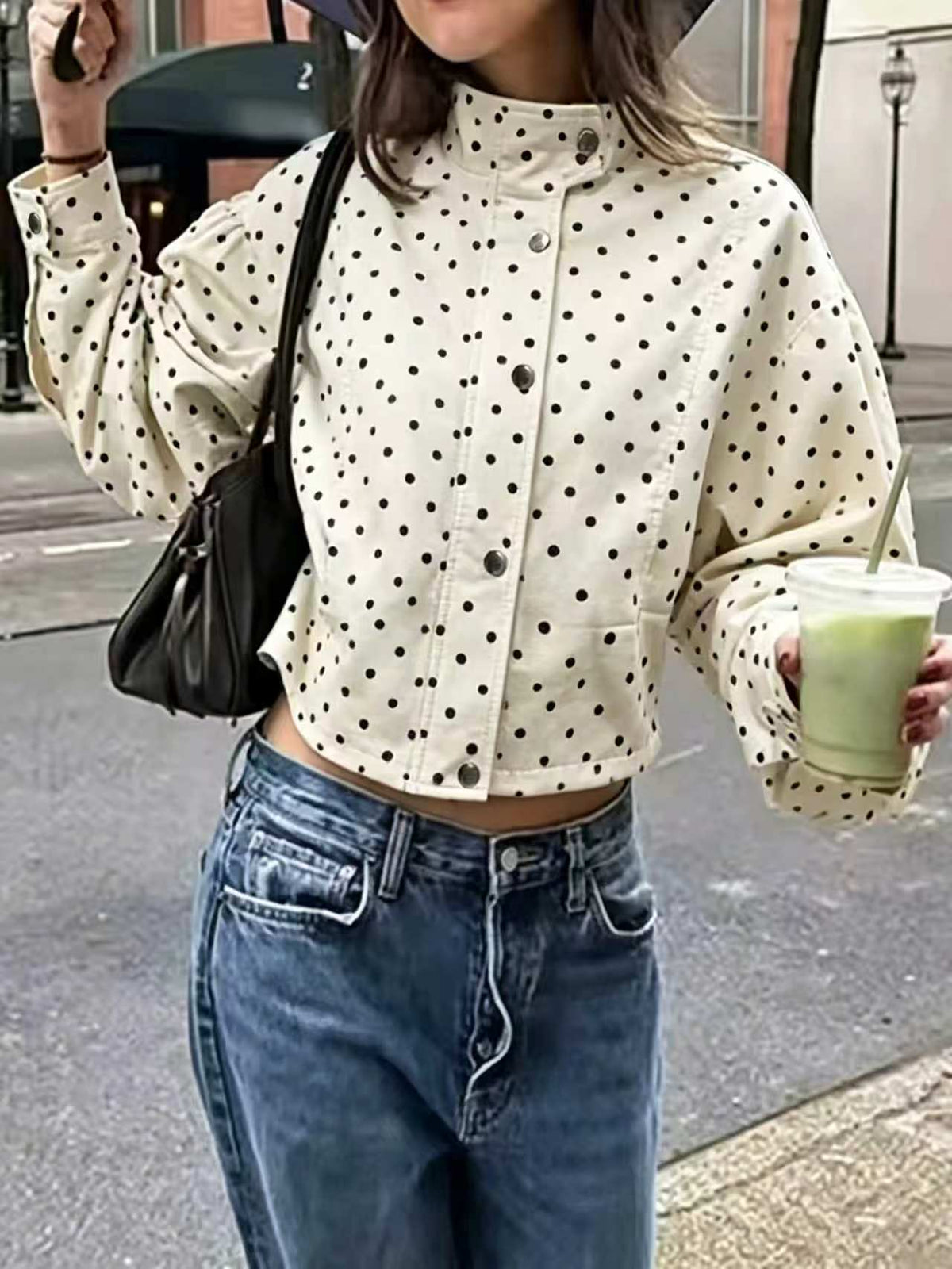 Veste Femme à Pois Croppée avec Col Montant, Manches Bouffantes et Boutons-pression