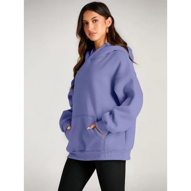 Sweat à capuche oversized pour femmes avec silhouette allongée et poche kangourou Echo Archiv