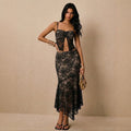 Ensemble féminin en dentelle avec bustier-crop top et jupe midi asymétrique R&B
