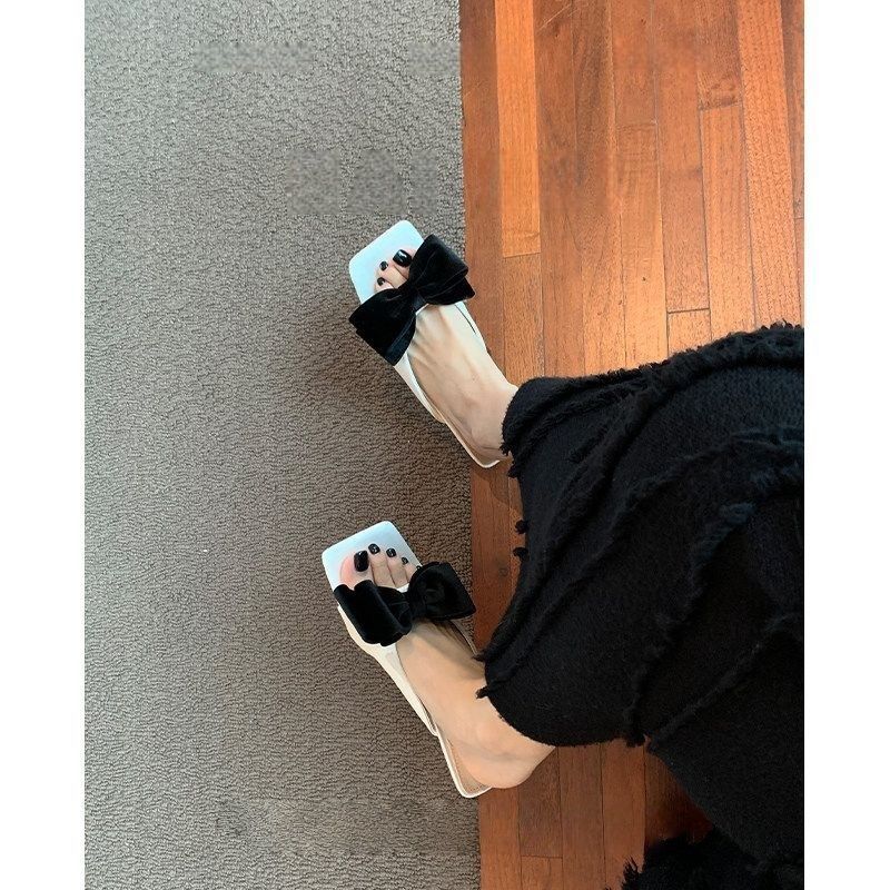 Ballerines élégantes pour femmes avec un délicat détail de nœud R&B