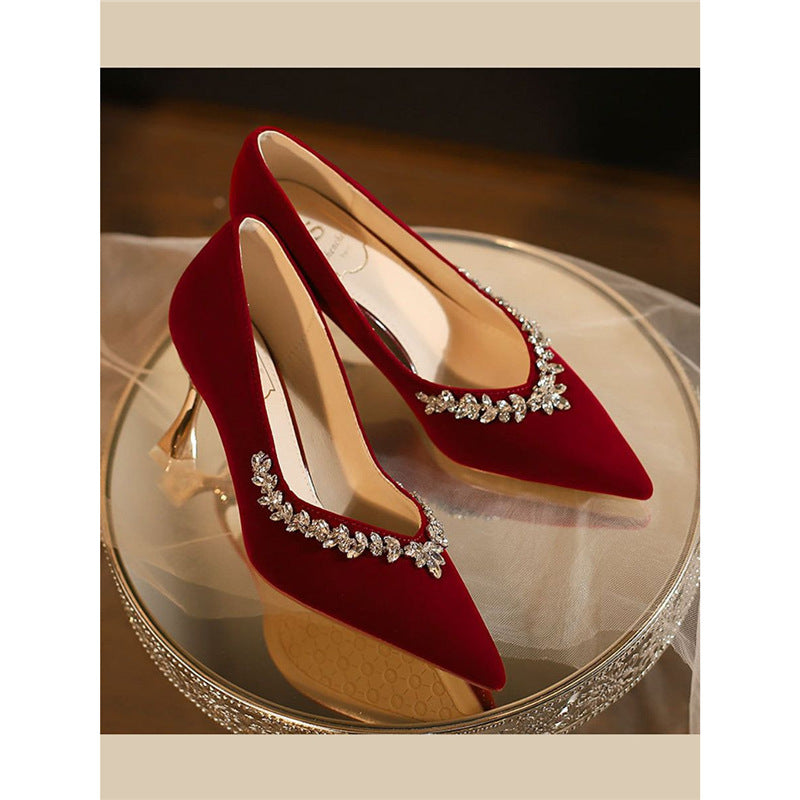 Pompes élégantes pointues pour femmes avec décoration en cristal R&B