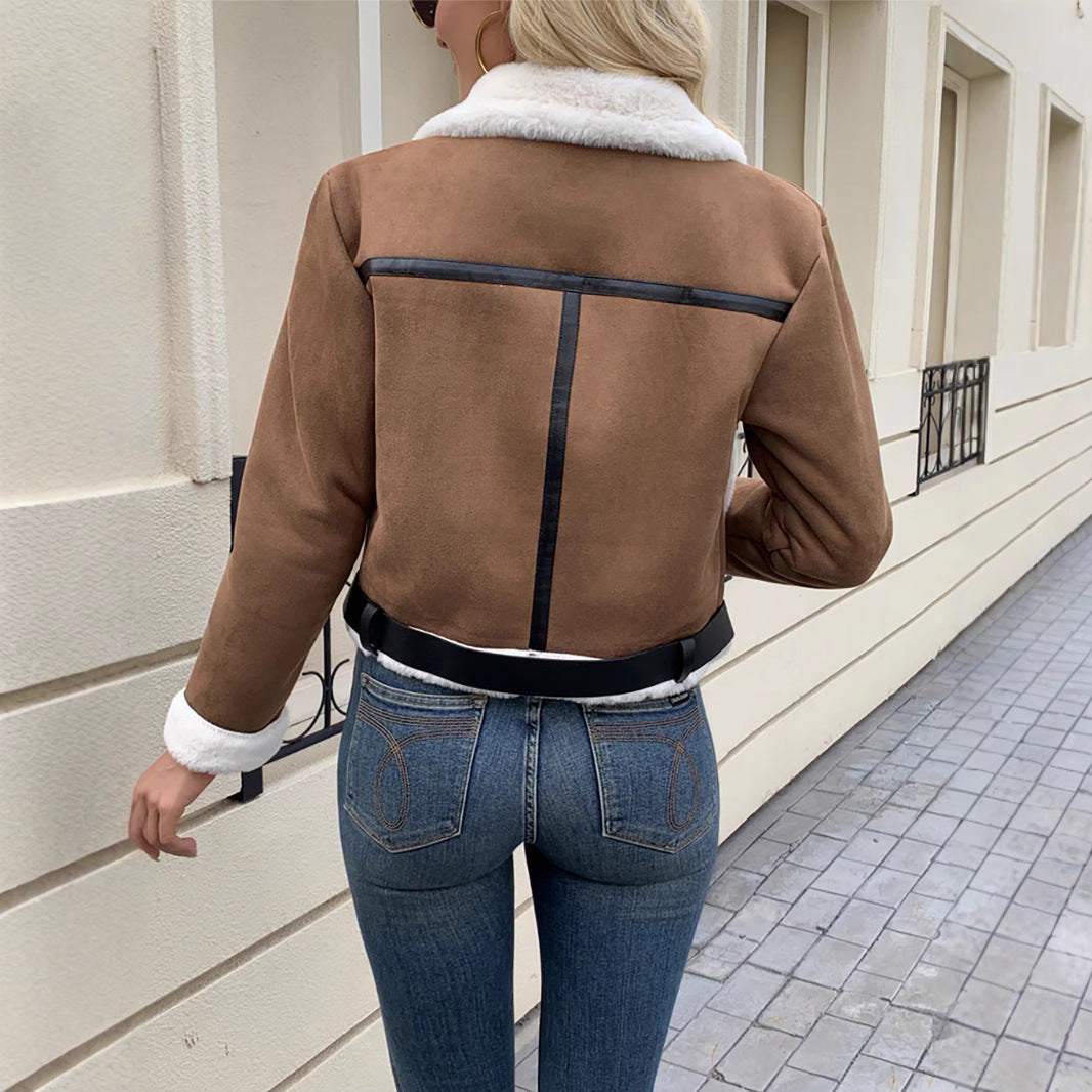 Veste en fausse fourrure pour femmes avec détails en cuir