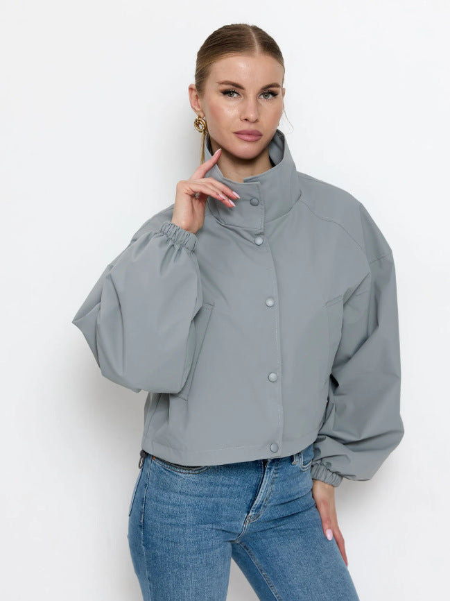 Veste courte à la mode pour femmes avec col haut