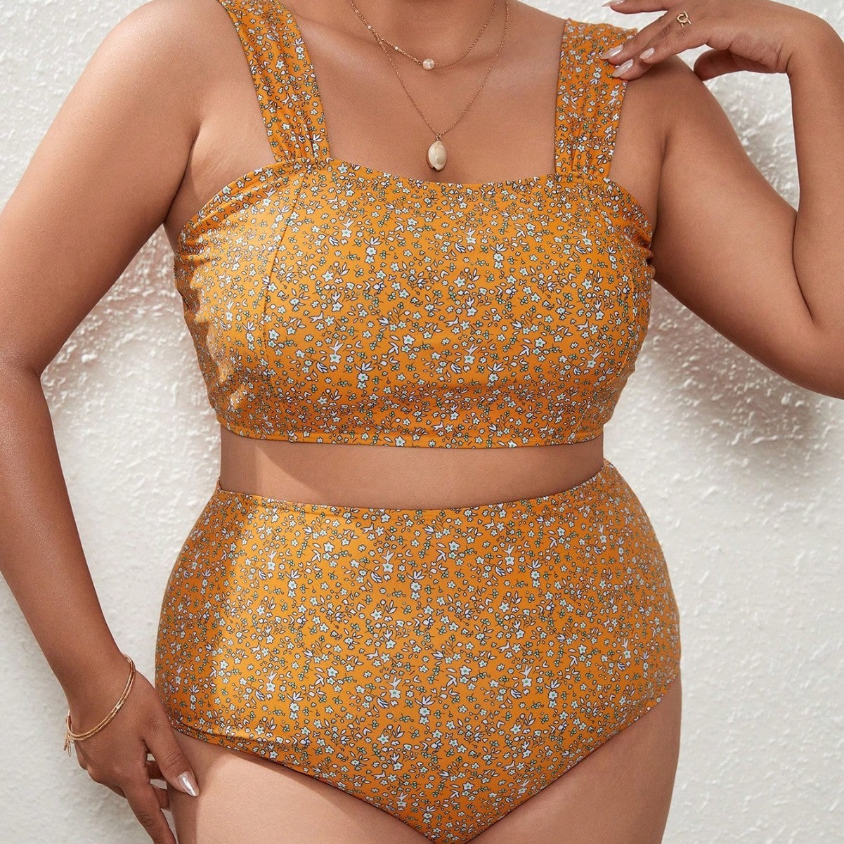 Ensemble de bikini taille haute pour femmes avec design floral et bretelles larges Echo Archiv