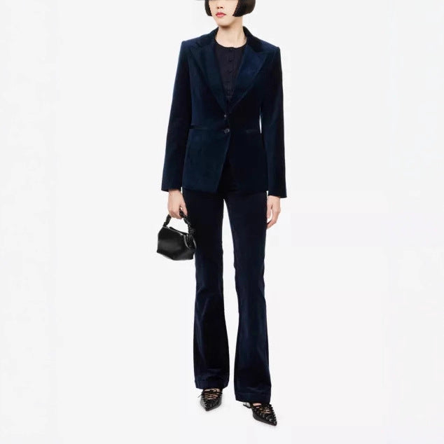 Blazer en velours pour femmes avec silhouette cintrée et col revers