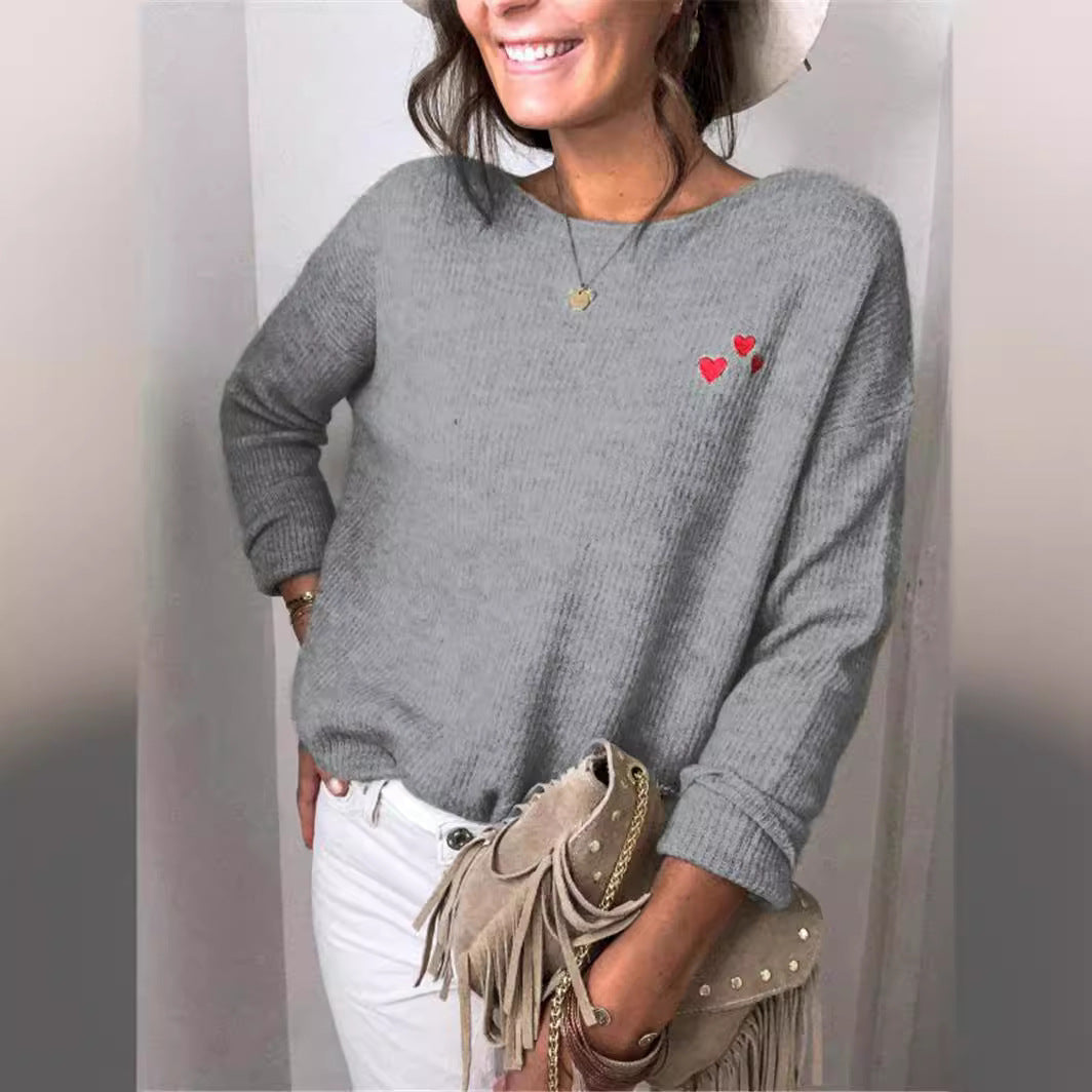 Pull en maille oversize pour femmes avec broderie en forme de cœur et décolleté bateau