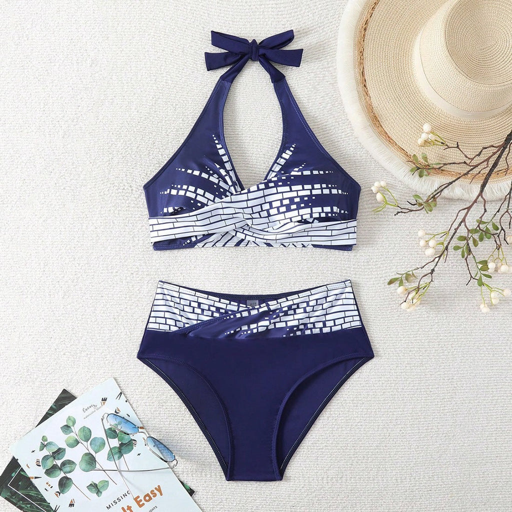 Bikini triangle pour femmes avec coupe à la mode et design graphique R&B