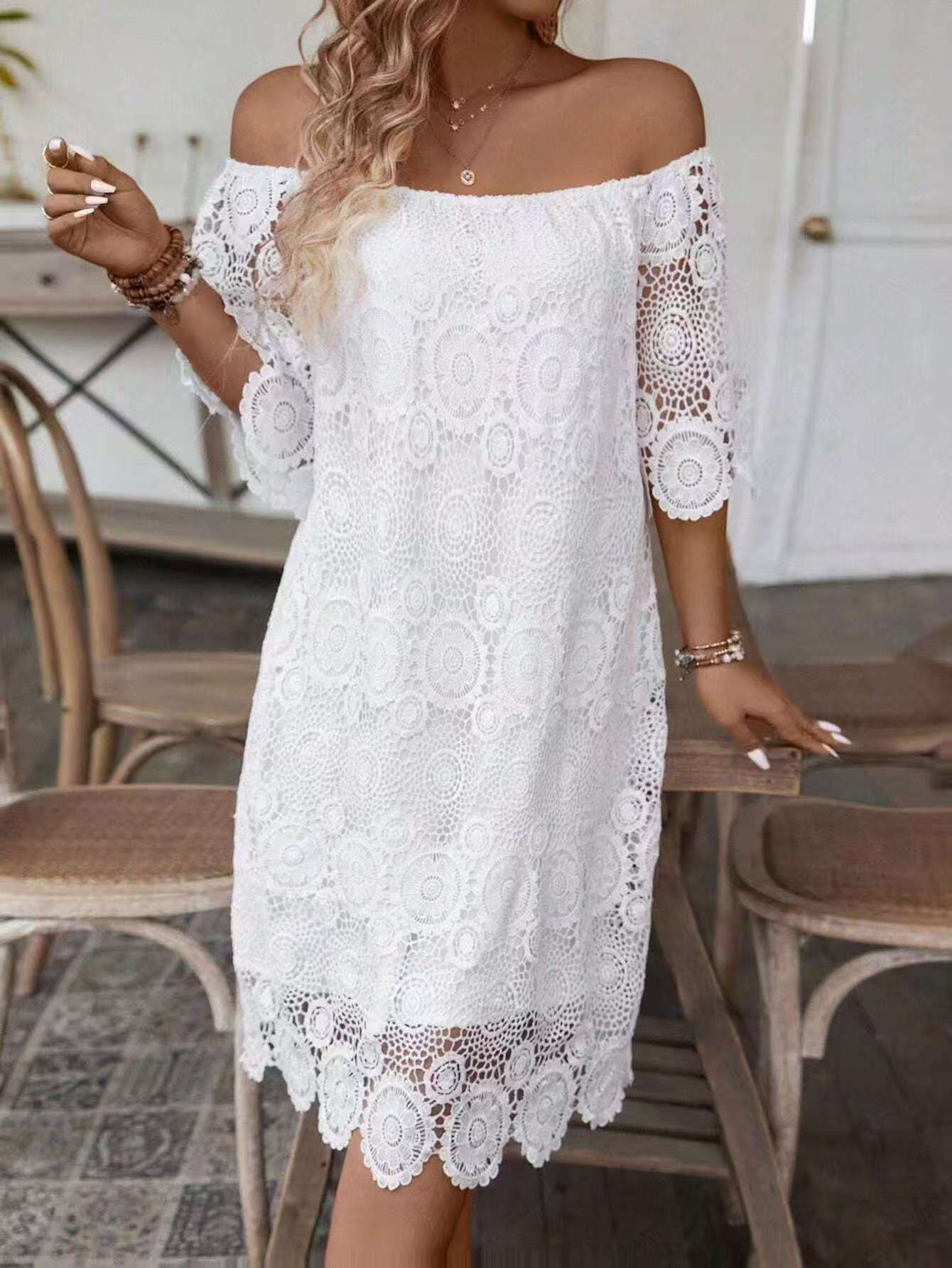 Robe midi en crochet sans épaules pour femmes avec décolleté Carmen et bordure en dentelle florale R&B