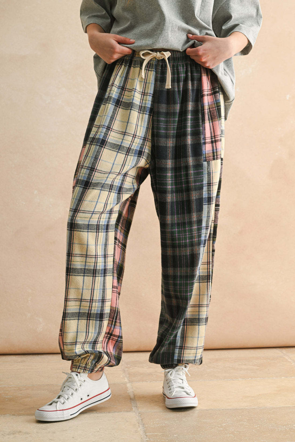 Pantalon de confort à carreaux pour femmes avec taille élastique R&B
