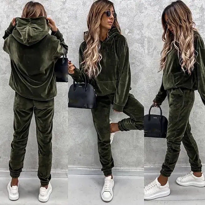 Ensemble de lounge en velours pour femmes avec un pull à capuche douillet et un jogging fuselé Echo Archive
