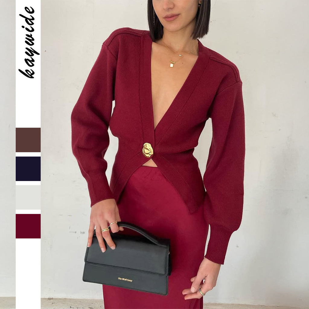 Cardigan court cintré pour femmes avec décolleté en V plongeant et bouton décoratif Echo Archiv