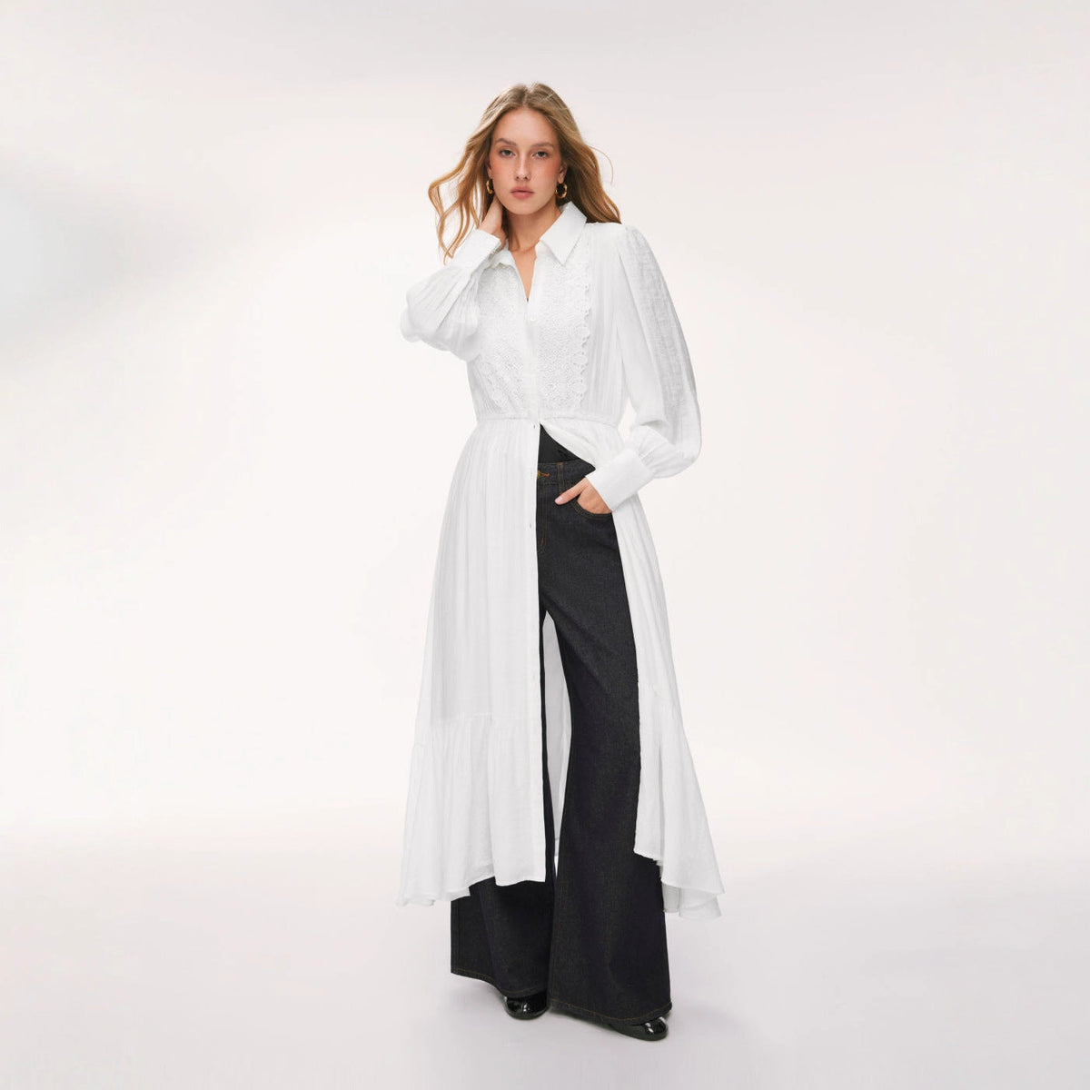 Robe chemise longue pour femmes avec dentelle, taille cintrée et jupe à volants