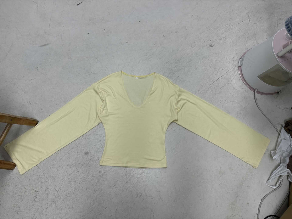 Chemisier cropped à manches longues cintré pour femmes avec décolleté en V, épaules tombantes et qualité jersey douce Echo Archiv