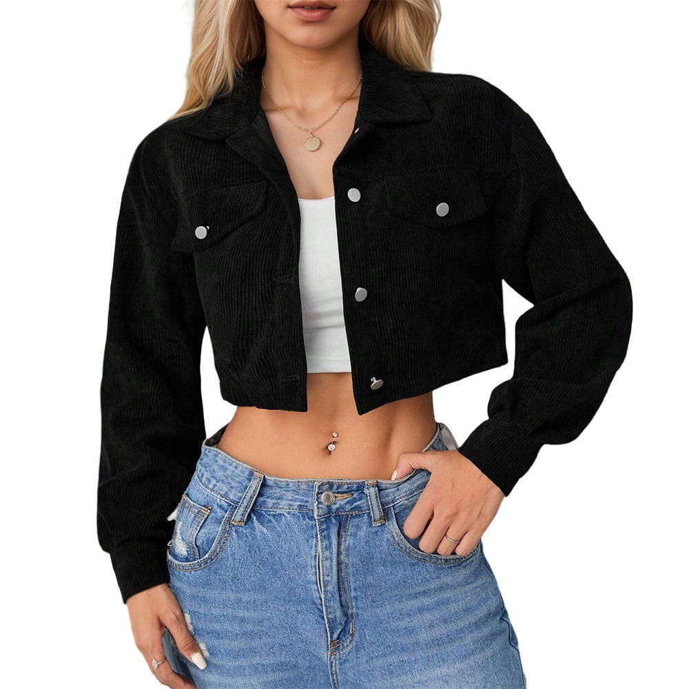 Veste courte en velours côtelé cintrée pour femmes avec poches poitrine et patte de boutonnage