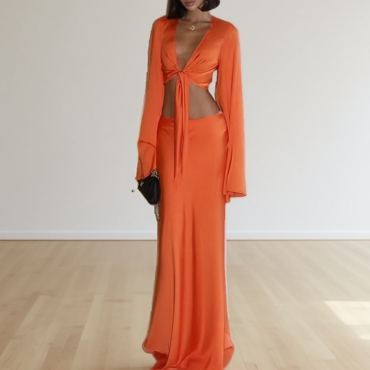 Ensemble femme composé d'un haut court avec de longues manches amples et d'une jupe midi assortie R&B