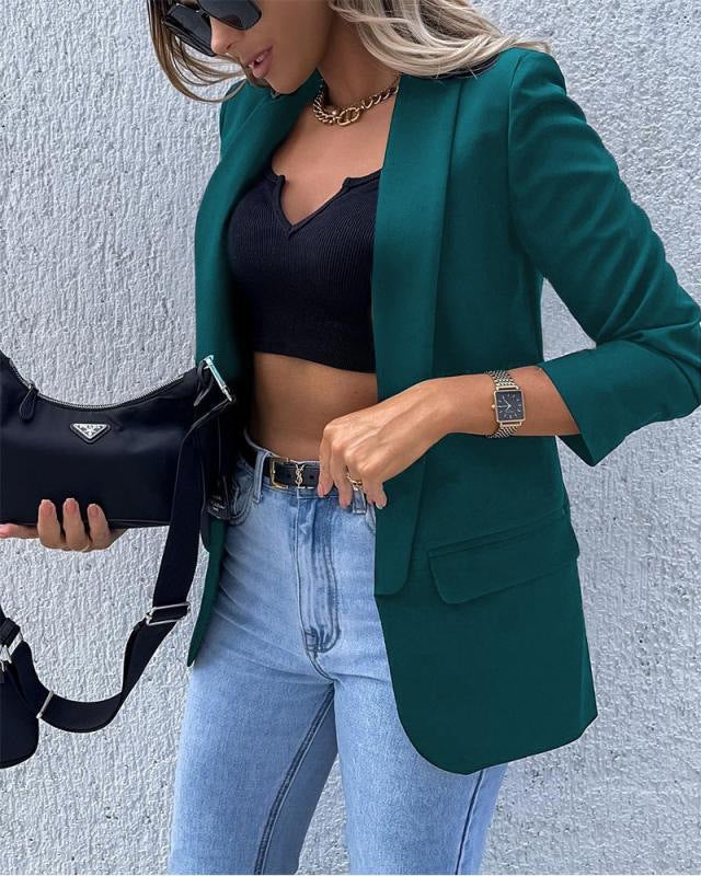 Blazer long à carreaux pour femmes avec coupe décontractée, poches plaquées et manches trois-quarts