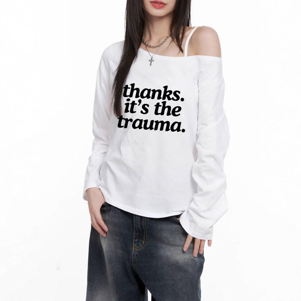 Chemisier court à manches longues off-shoulder pour femmes avec impression statement, décolleté asymétrique et coupe oversize Echo Archiv