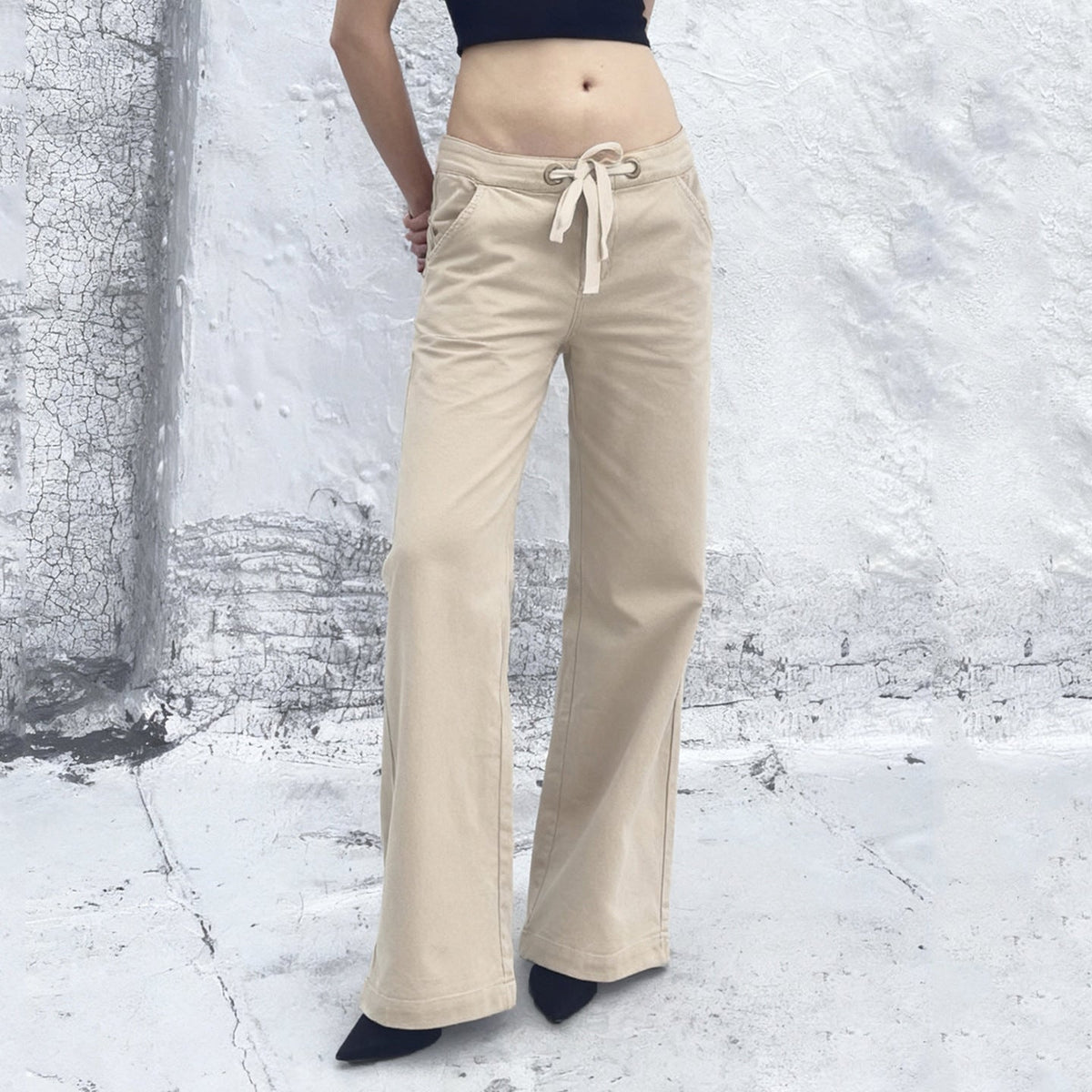 Pantalon cargo évasé taille haute pour femmes avec cordon de serrage, poches multiples et silhouette décontractée Echo Archiv