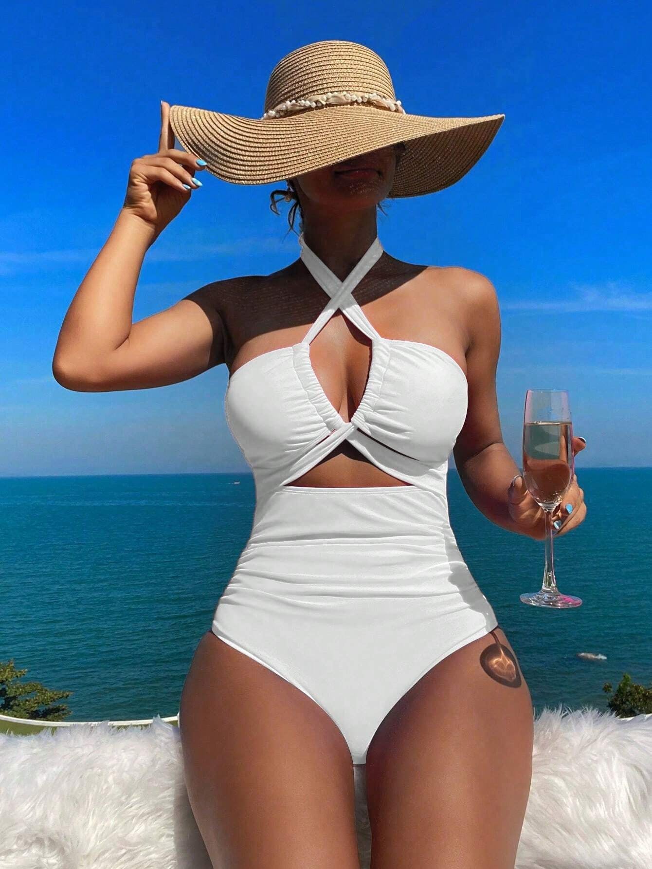 Maillot de bain une pièce élégant pour femmes avec coupe créative Echo Archiv