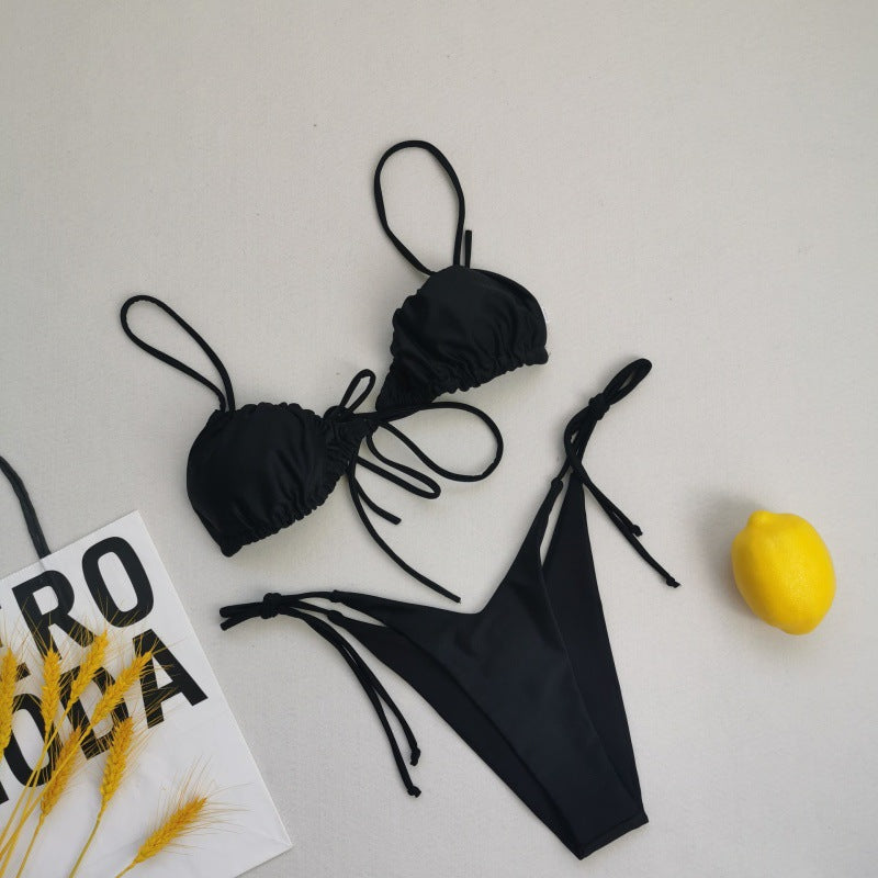 Ensemble bikini triangle pour femmes avec des liens ludiques et un contraste de couleurs élégant R&B