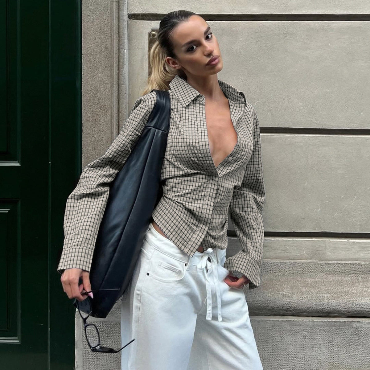 Chemisier à carreaux cintré pour femmes avec patte de boutonnage dissimulée et couture de taille formée Echo Archiv