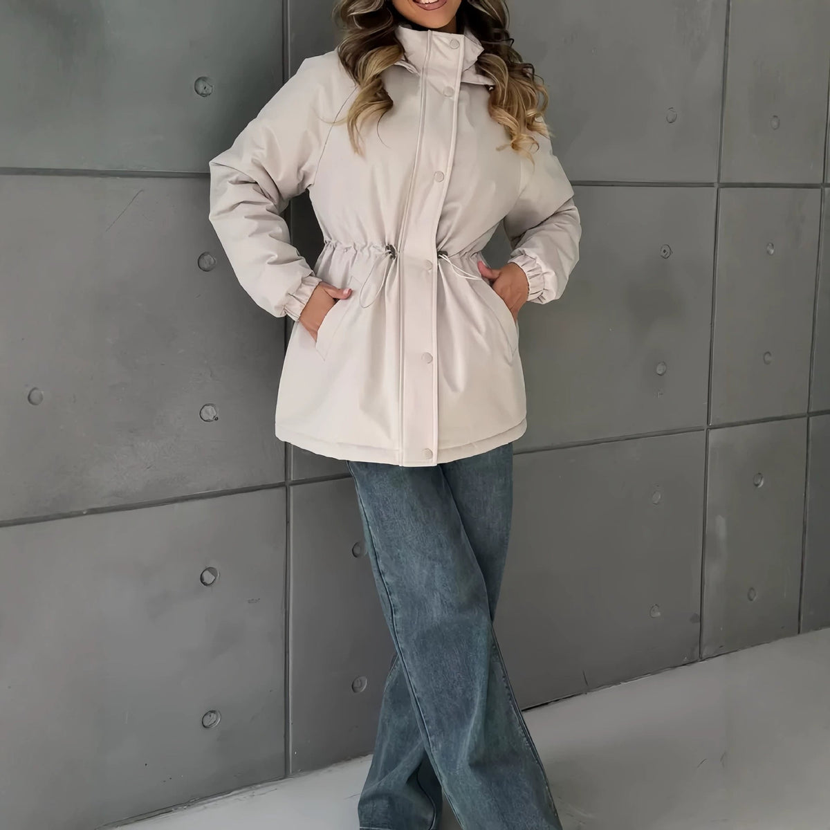 Veste fonctionnelle pour femmes avec taille ajustable
