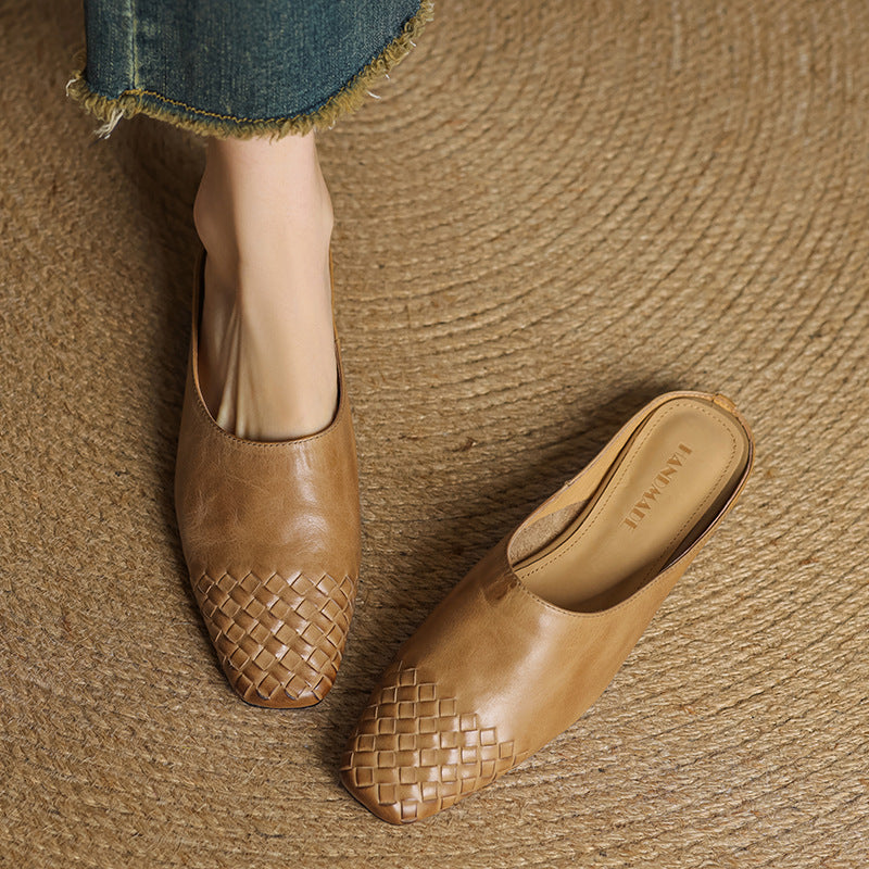 Alessira | Pantoufles en cuir classiques à bout fermé
