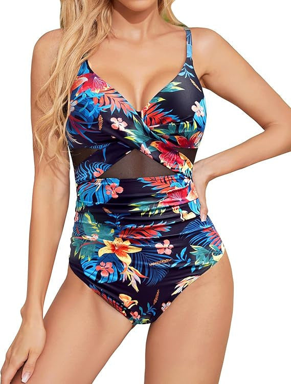Maillot de bain une pièce haut de gamme pour femmes avec des détails tendance en cut-out R&B