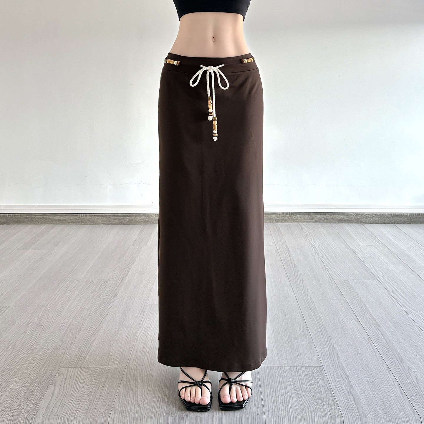 Jupe longue en jersey pour femmes avec taille ajustable et accents ludiques R&B