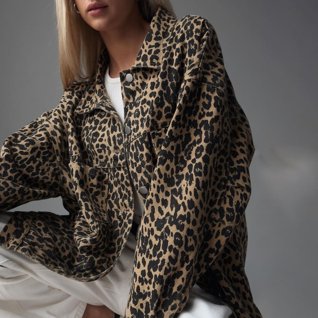 Veste en jean oversize pour femmes avec imprimé léopard et poches poitrine appliquées Echo Archiv