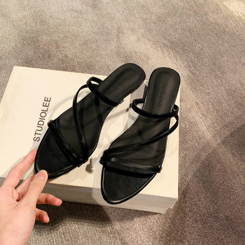 Sandales à brides glamour pour femmes avec une finition métallique élégante R&B