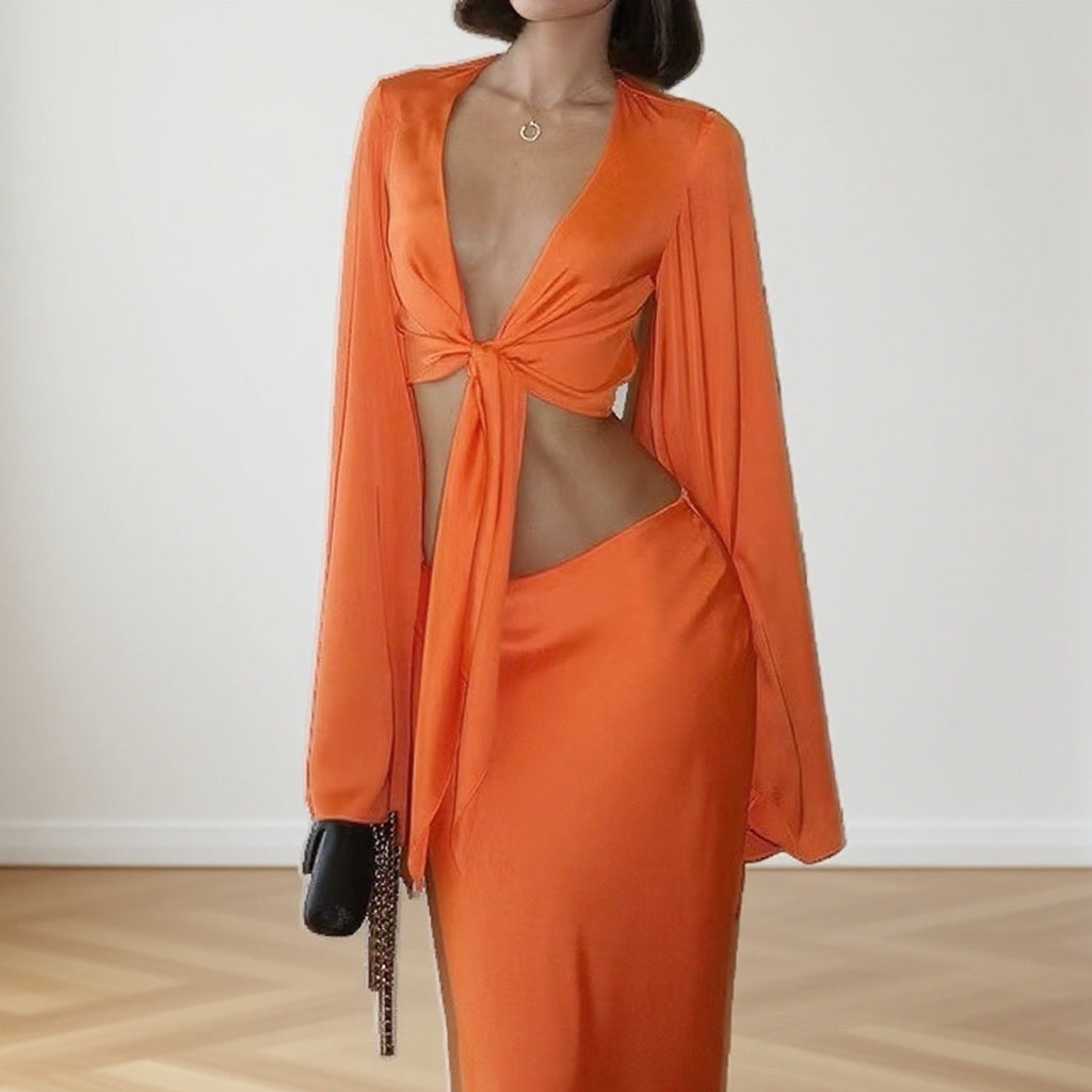 Ensemble femme composé d'un haut court avec de longues manches amples et d'une jupe midi assortie R&B